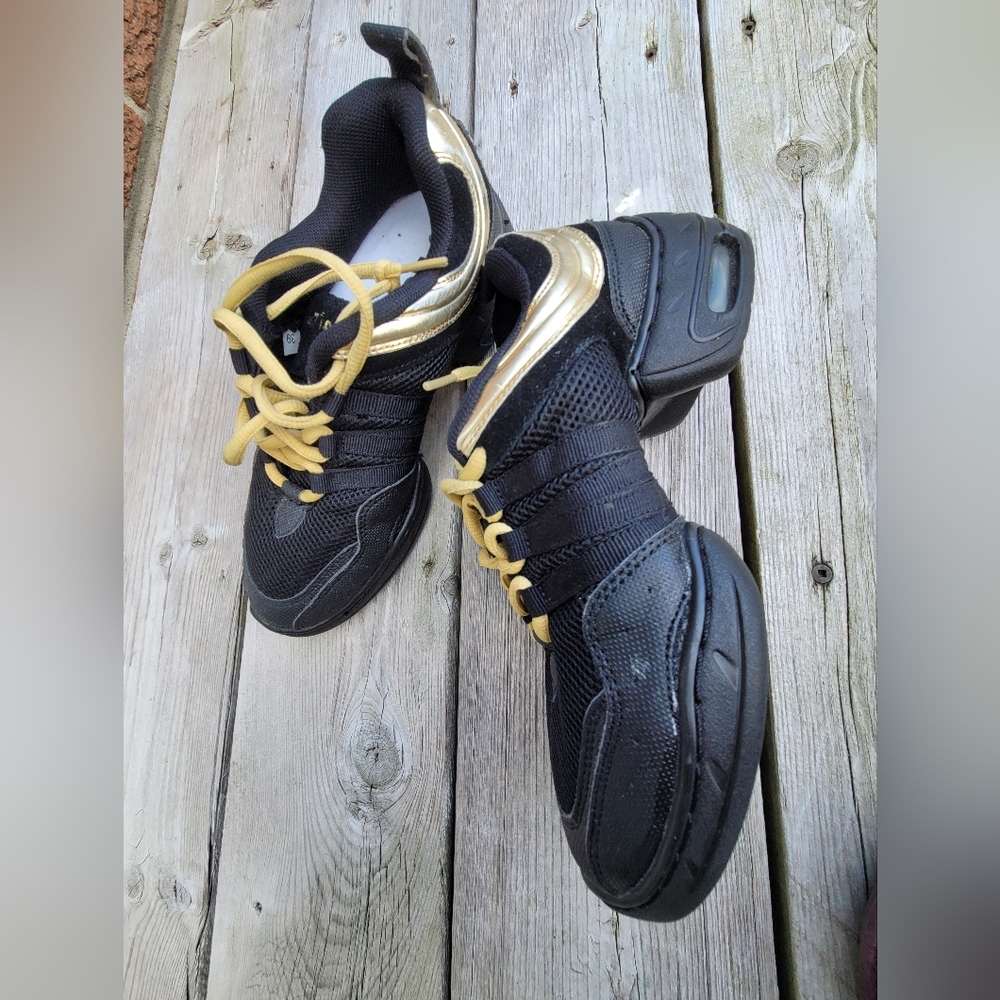 TIANSHI dance sneakers sz.7